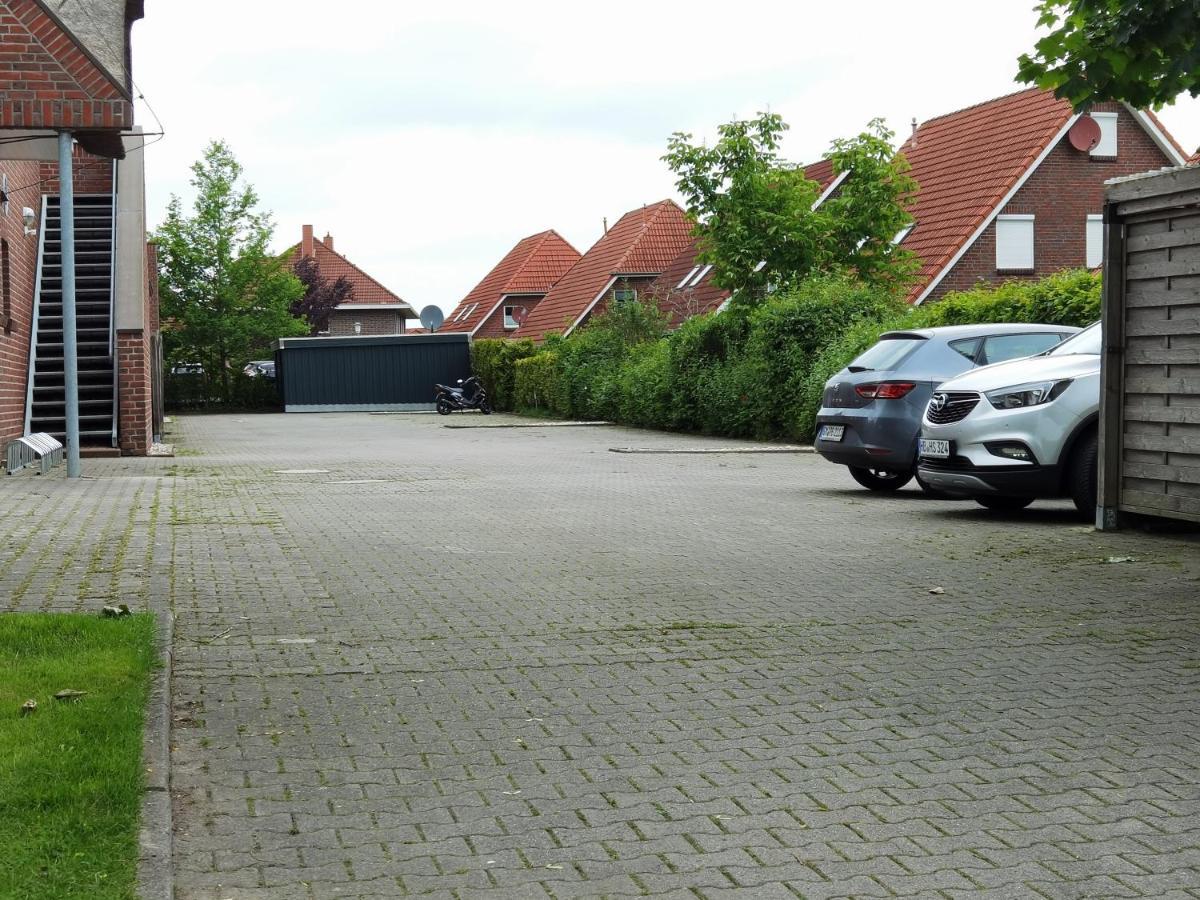 Schaake Hooksiel - Charmante Reetdachwohnung & Kostenfreier Parkplatz 外观 照片